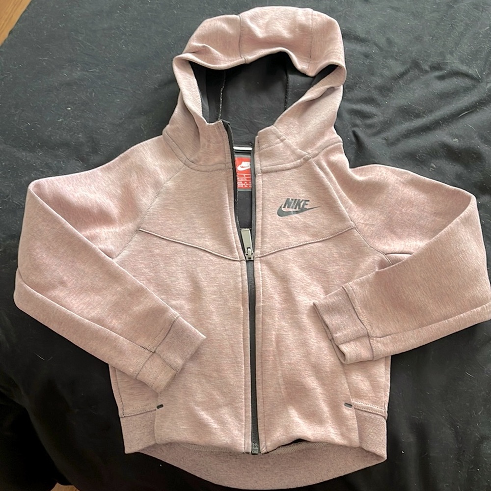Nike Tech